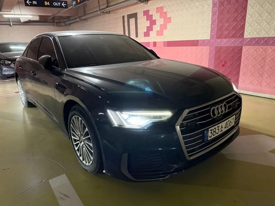 Audi A6 — фото 1