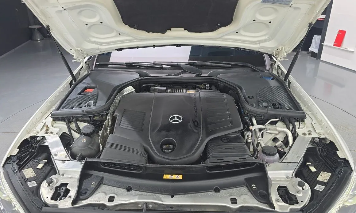 Mercedes-Benz E-Class — фото 10
