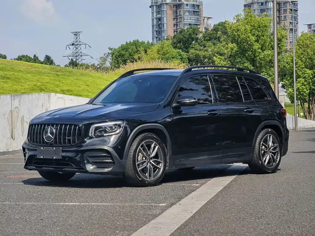 Mercedes-Benz GLB AMG — фото 1