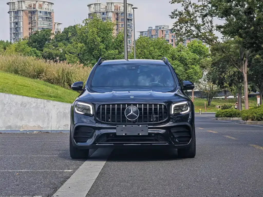 Mercedes-Benz GLB AMG — фото 9