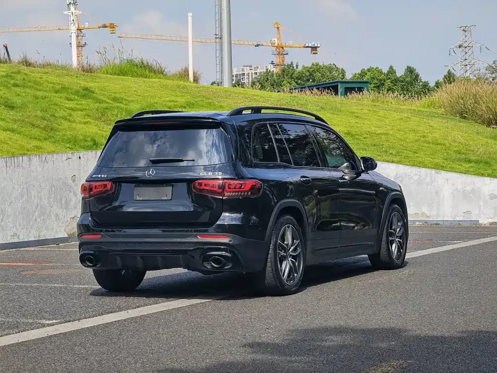 Mercedes-Benz GLB AMG — фото 6