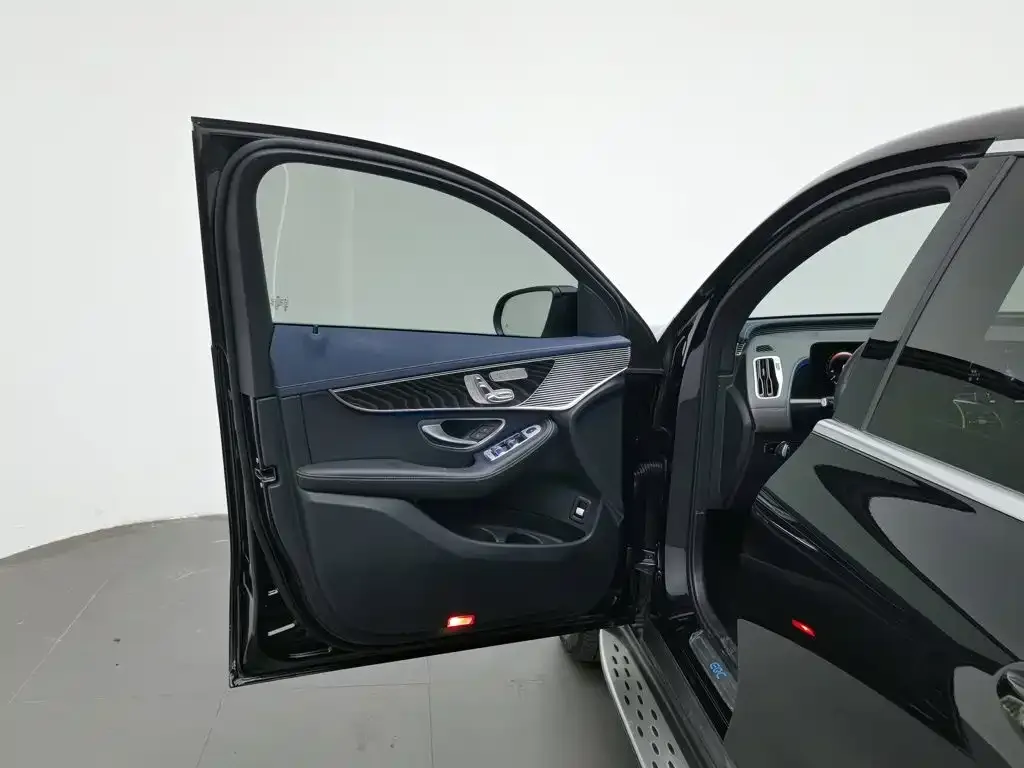 Mercedes-Benz EQC — фото 2
