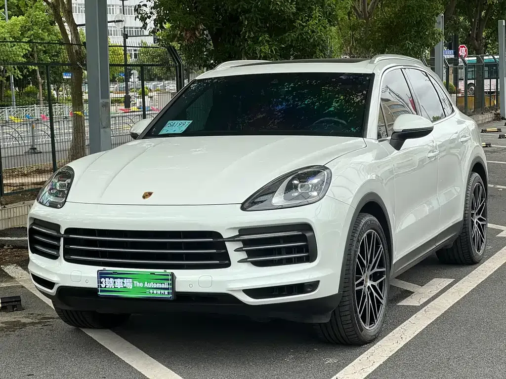 Porsche Cayenne — фото 1