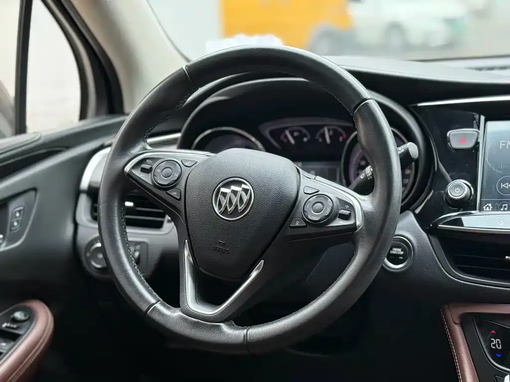 Buick Envision Plus — фото 5