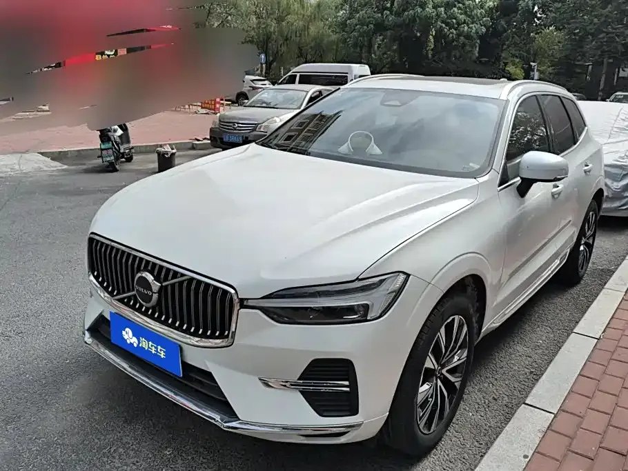 Volvo XC60 — фото 1