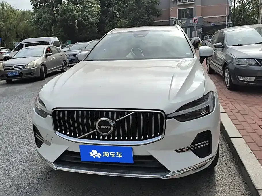 Volvo XC60 — фото 4