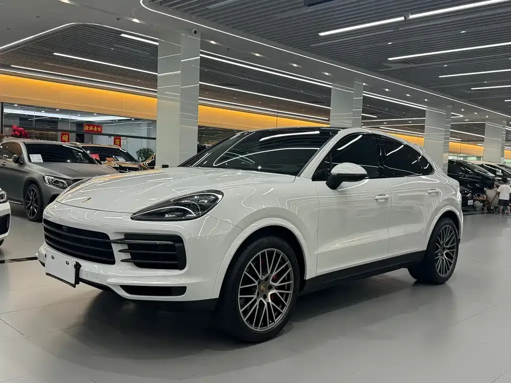 Porsche Cayenne — фото 1