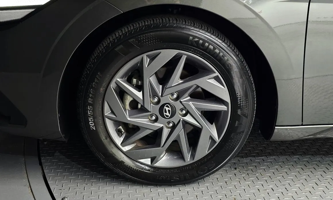Hyundai AVANTE — фото 3