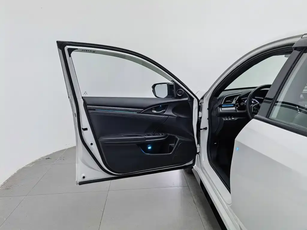 Honda Civic — фото 8