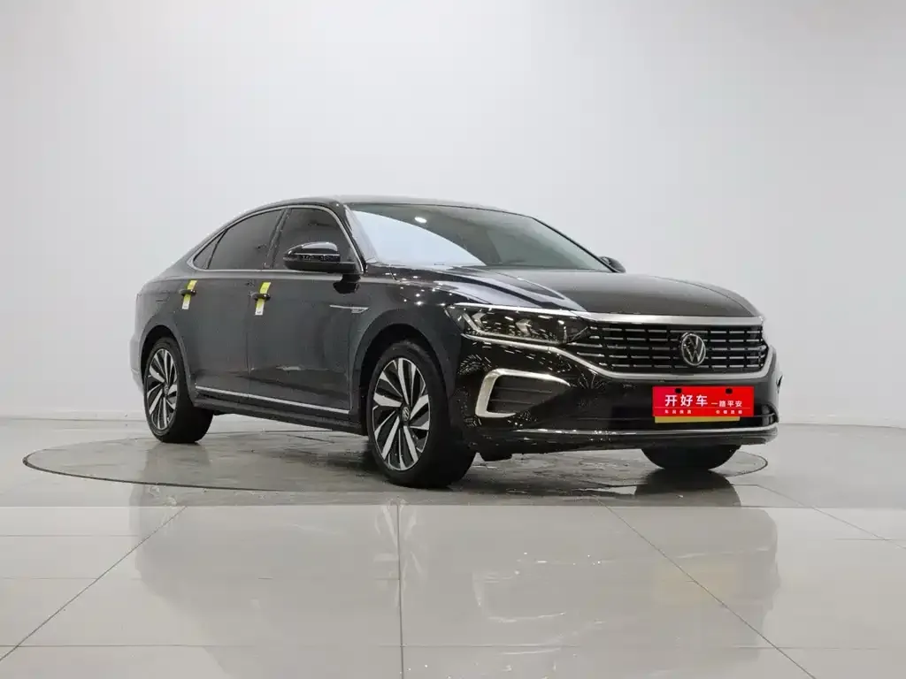Volkswagen Passat — фото 9