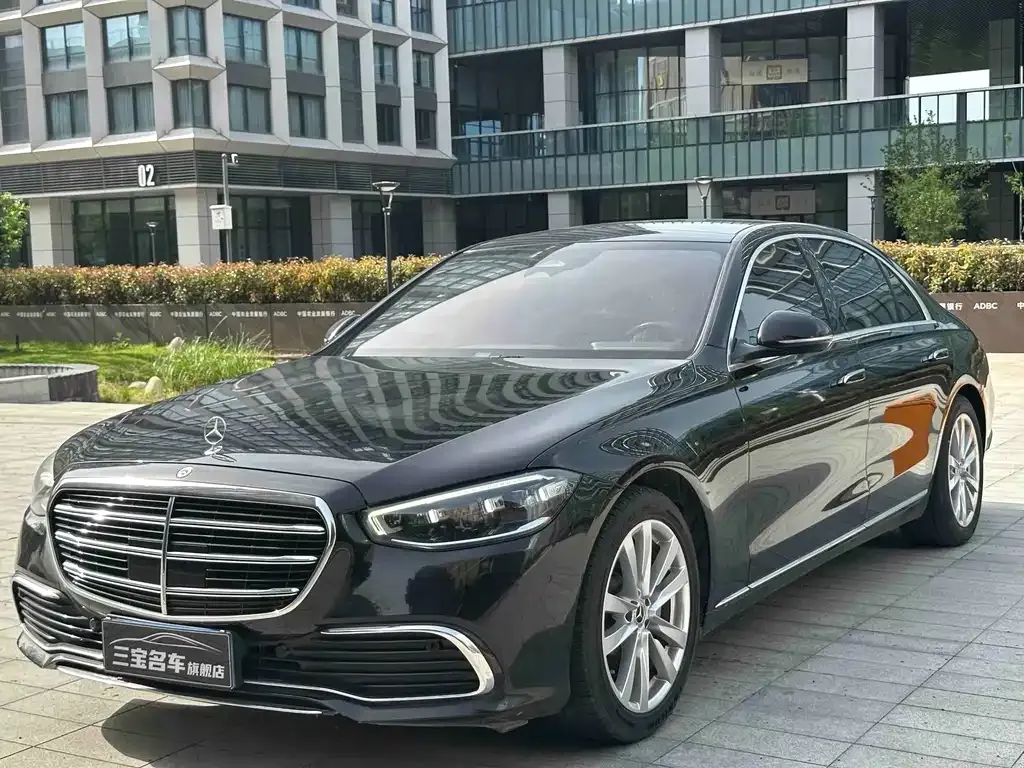Mercedes-Benz S-Class — фото 1