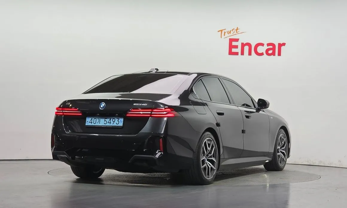BMW i5 — фото 5