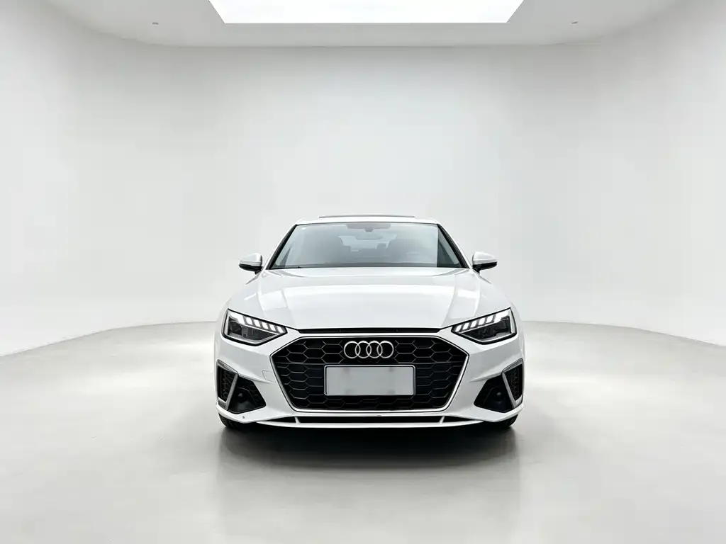 Audi A4L — фото 1