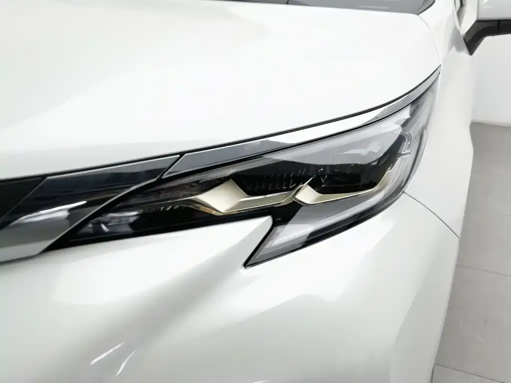 Toyota Granvia — фото 7
