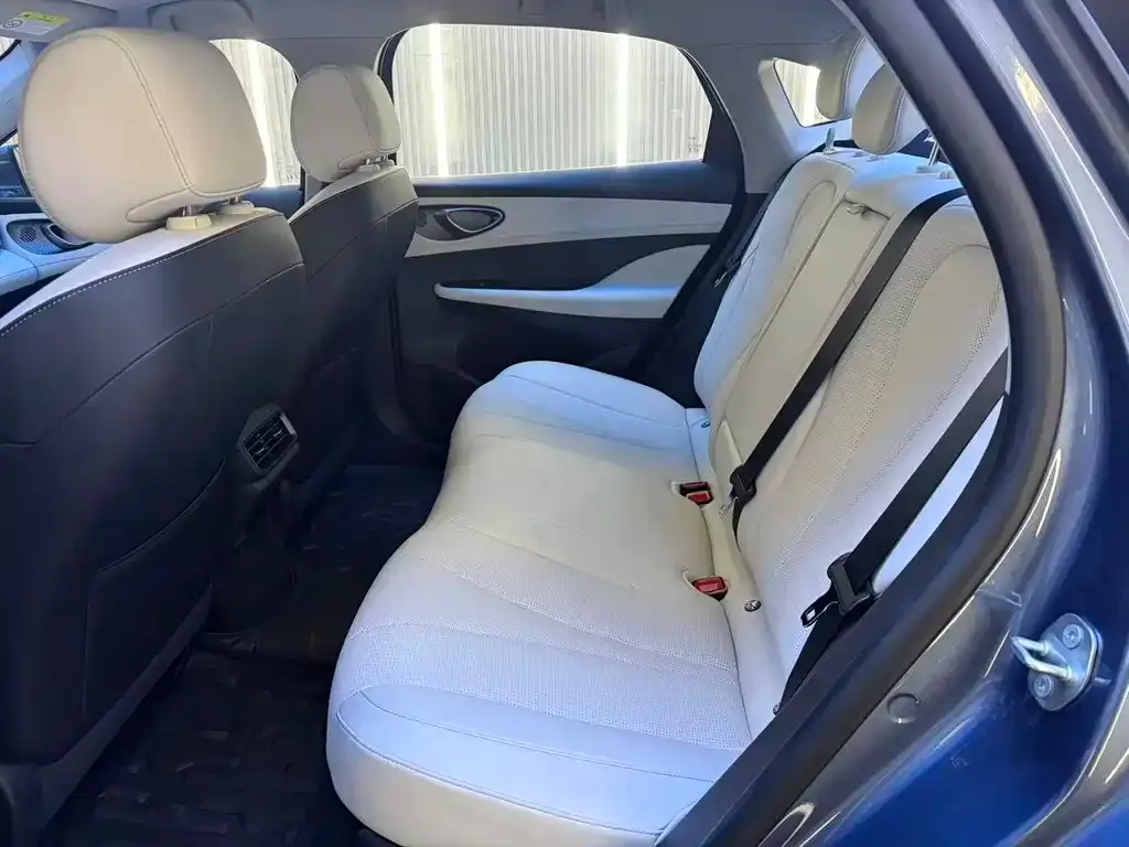 BYD Seal 05 DM-i — фото 6