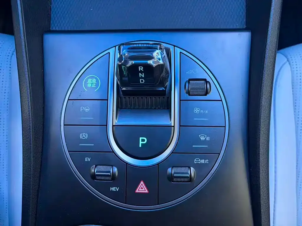 BYD Seal 05 DM-i — фото 8