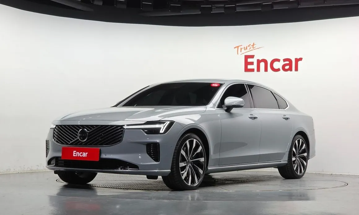 Volvo S90 — фото 1