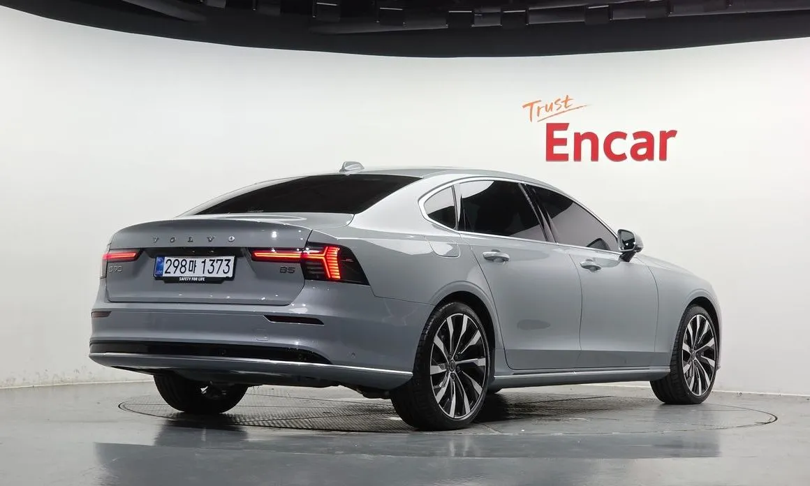 Volvo S90 — фото 10