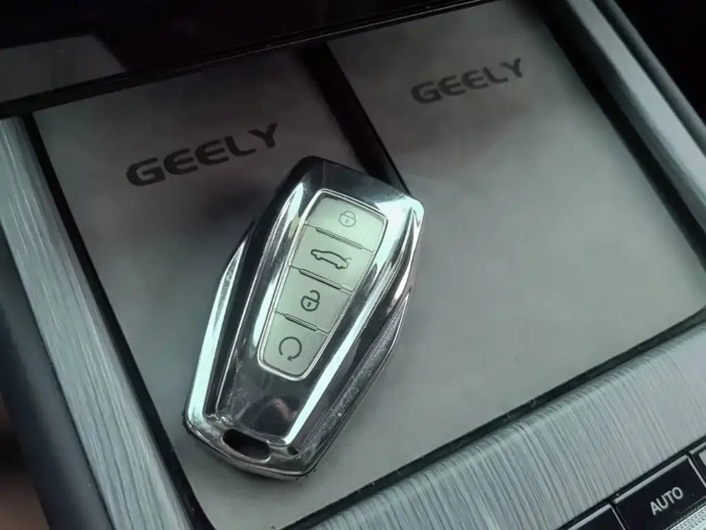 Geely Boyue L — фото 2