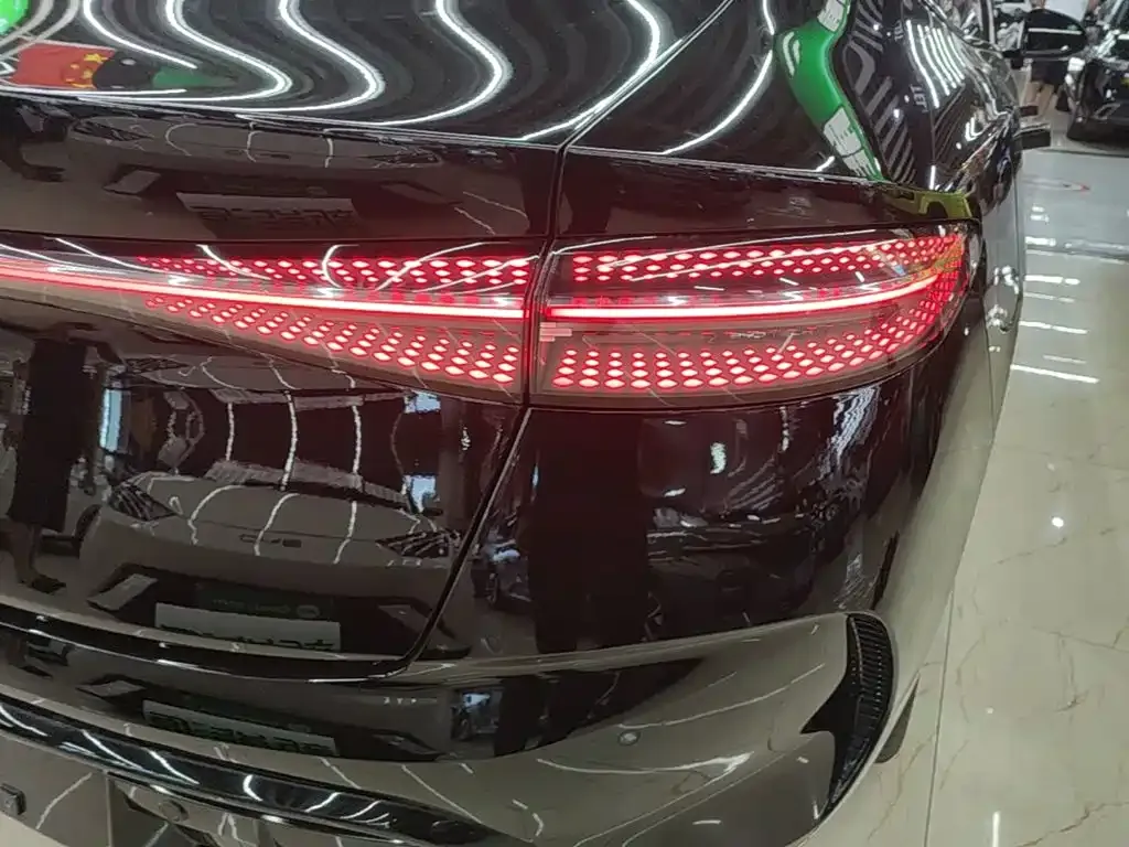 BYD Seal — фото 7