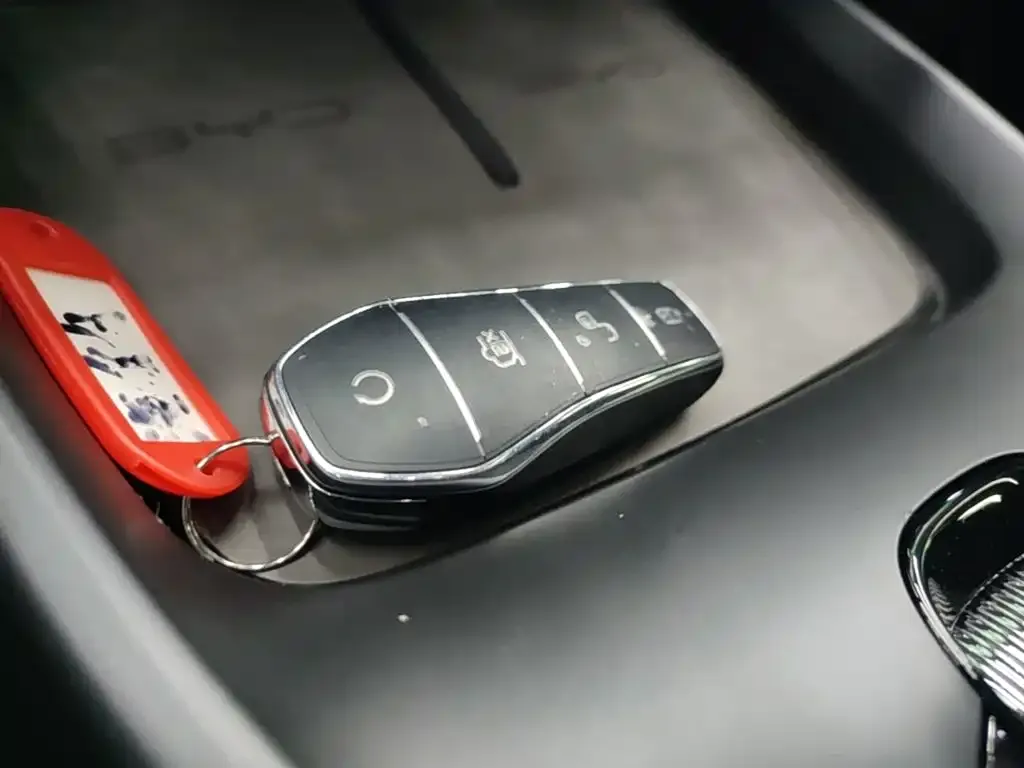 BYD Seal — фото 2