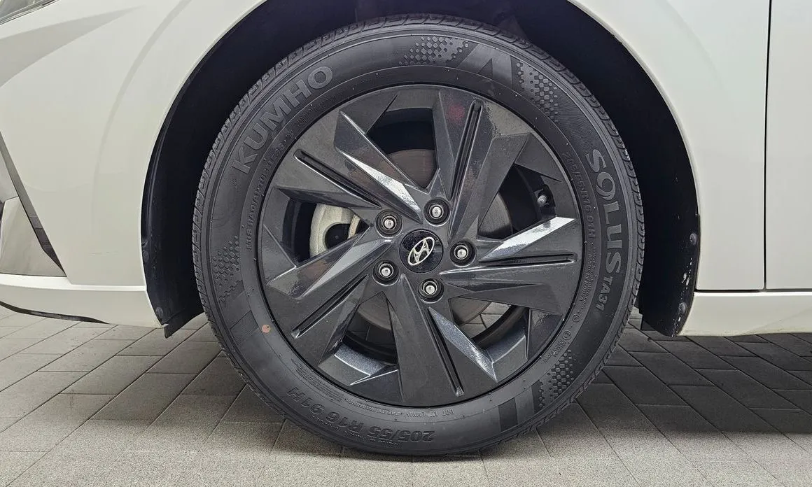 Hyundai AVANTE — фото 9