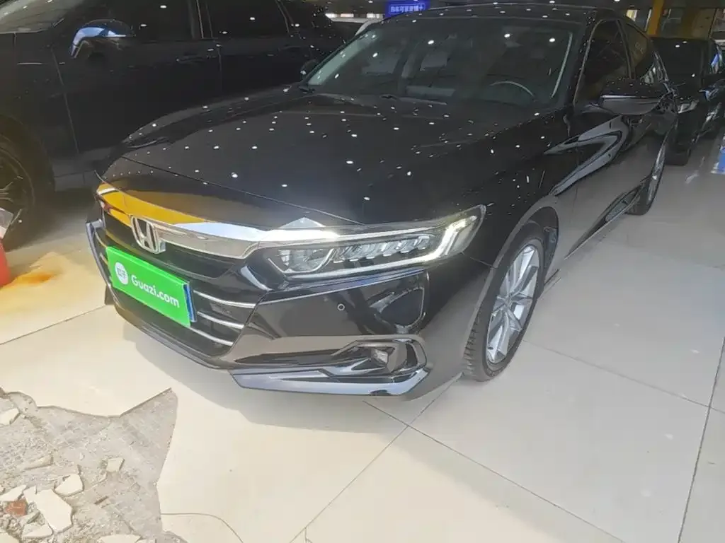 Honda Accord — фото 1