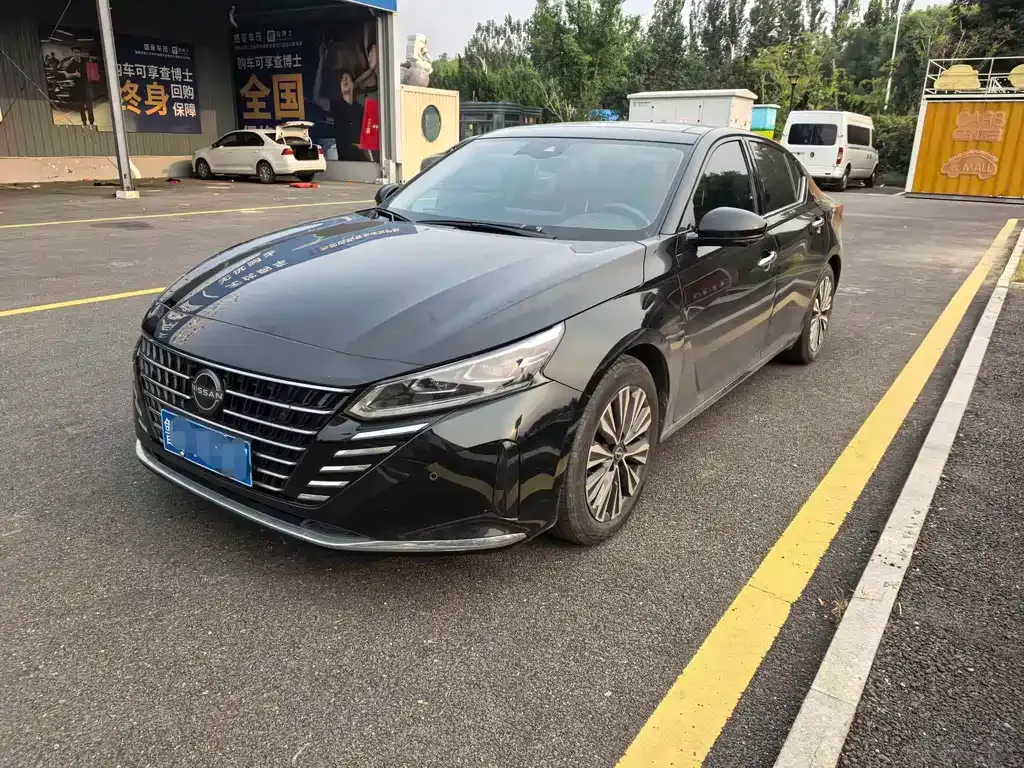 Nissan Teana — фото 1