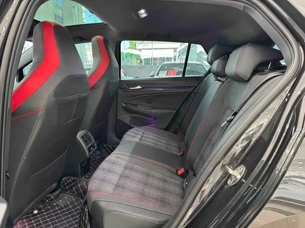 Volkswagen Golf GTI — фото 5