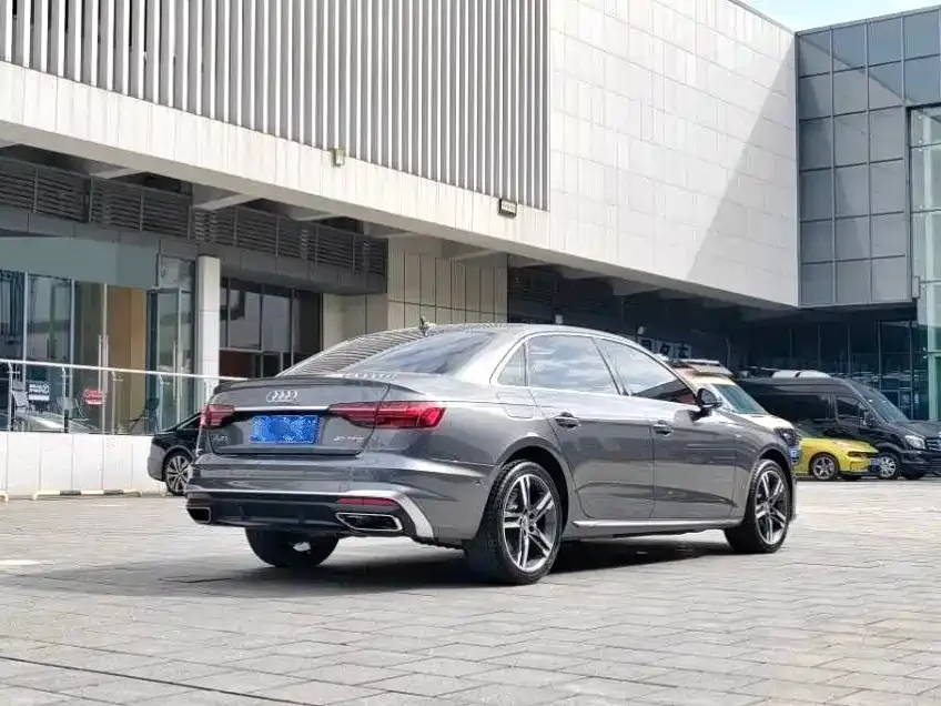 Audi A4L — фото 4