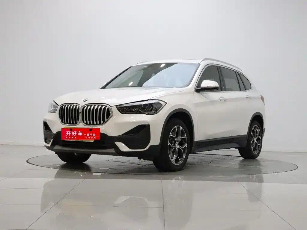 BMW X1 — фото 1