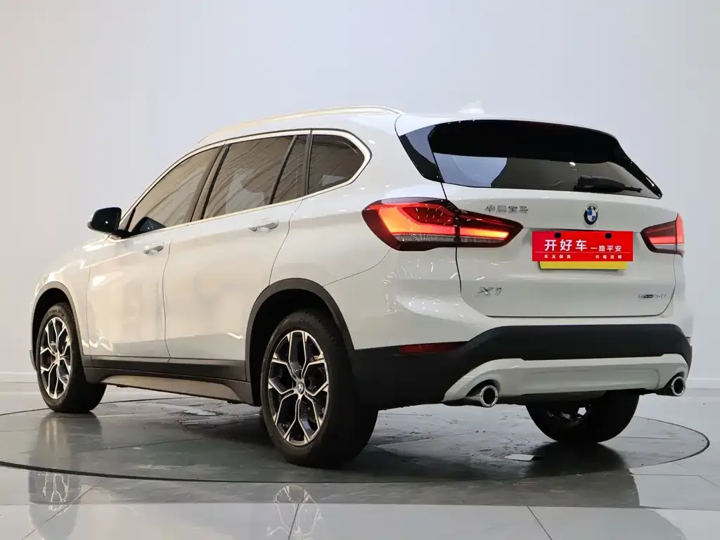BMW X1 — фото 6