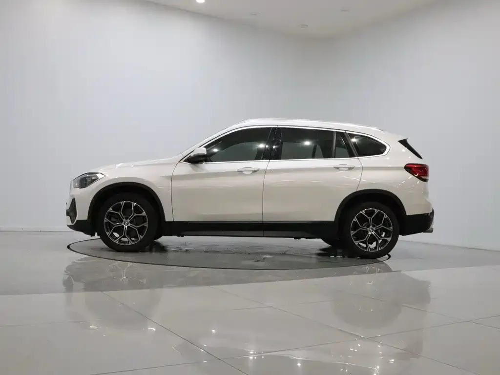 BMW X1 — фото 10