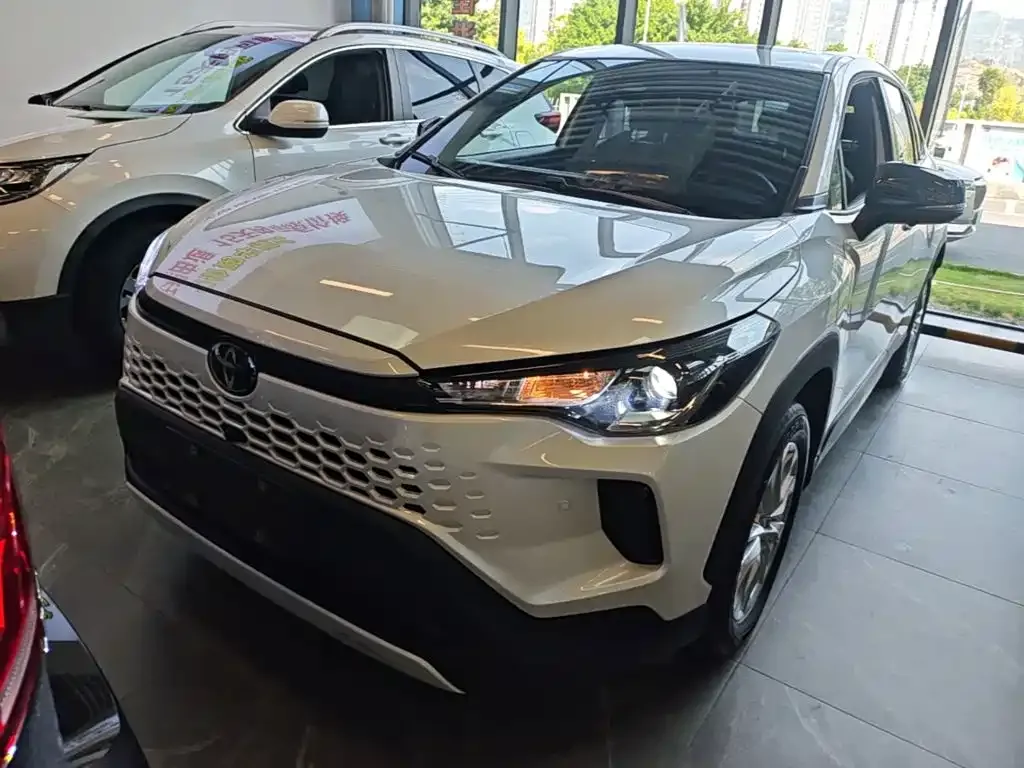 Toyota Corolla Cross — фото 1