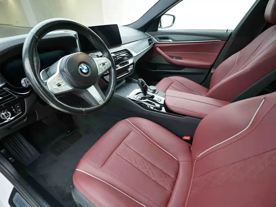 BMW 5 Series — фото 9