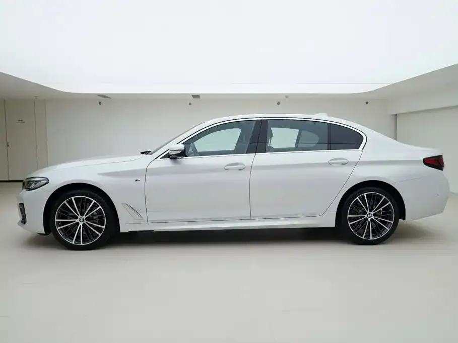 BMW 5 Series — фото 3