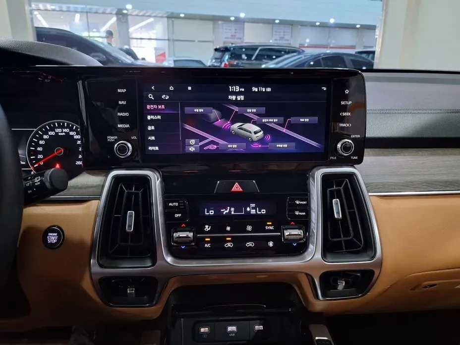 Kia Sorento — фото 8