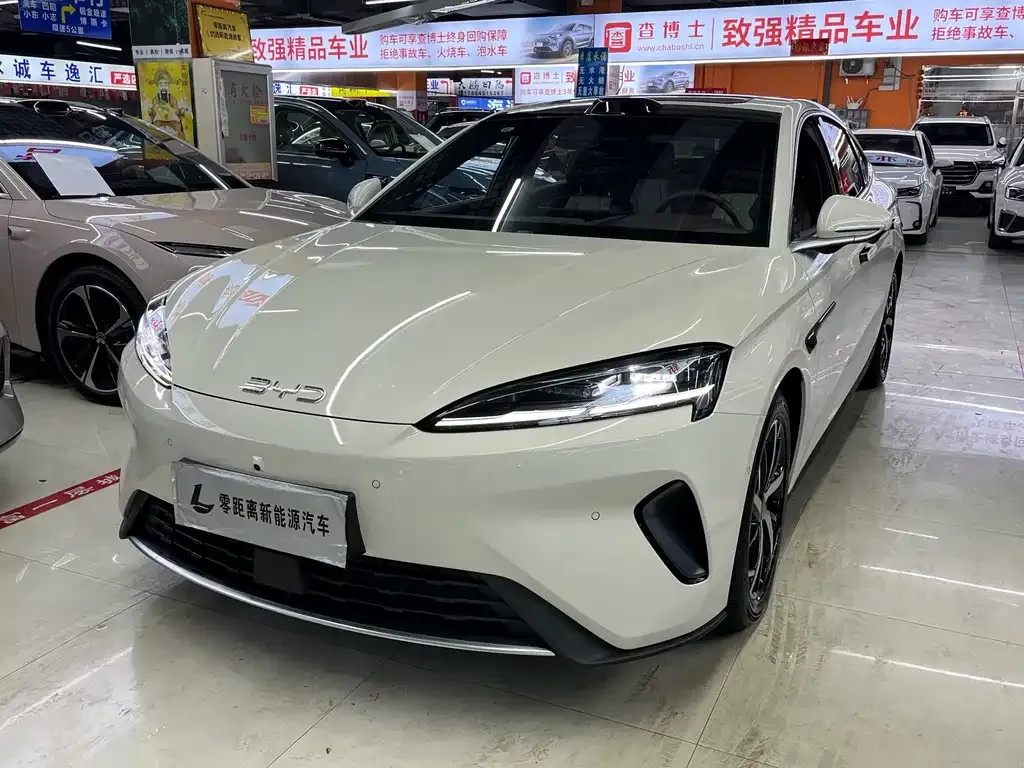 BYD Seal 07 DM-i — фото 1