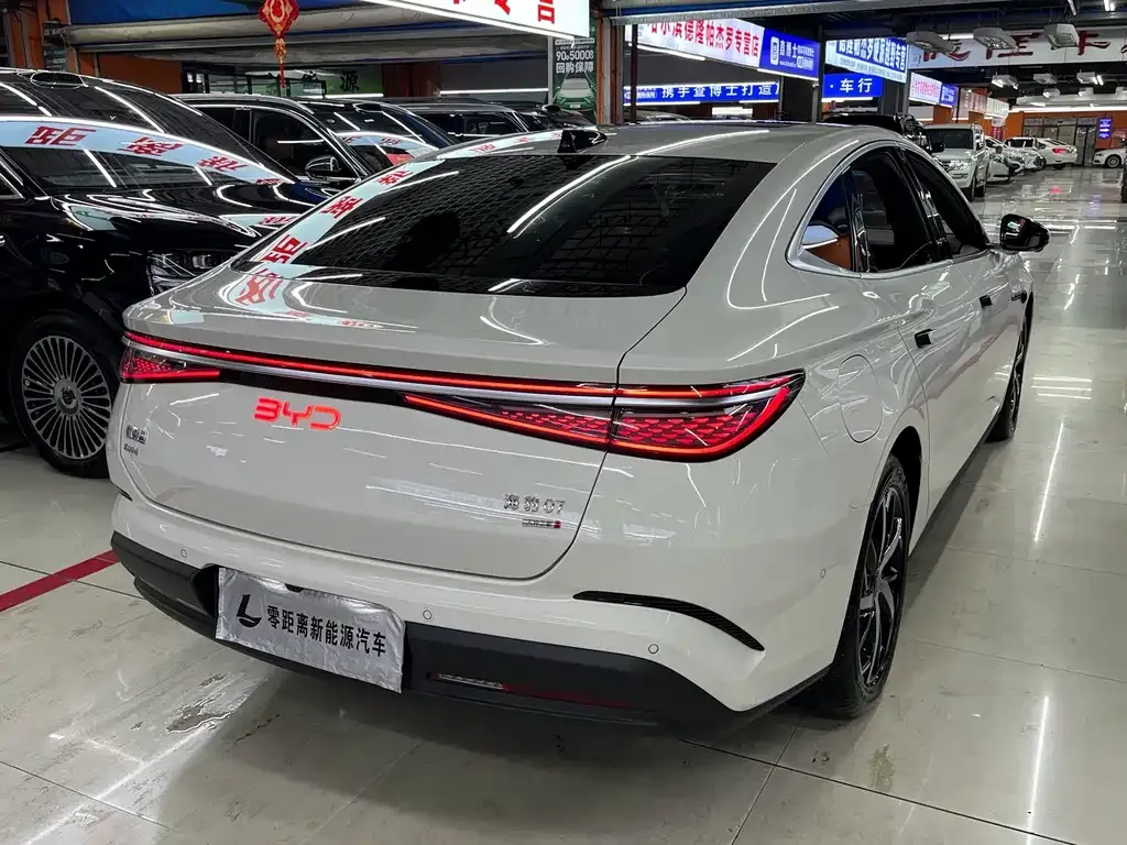 BYD Seal 07 DM-i — фото 7