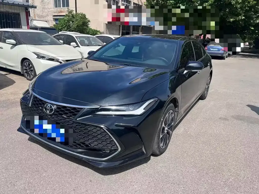 Toyota Avalon — фото 1