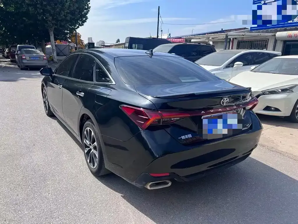 Toyota Avalon — фото 4