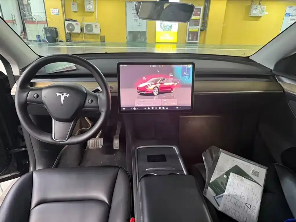 Tesla Model Y — фото 2