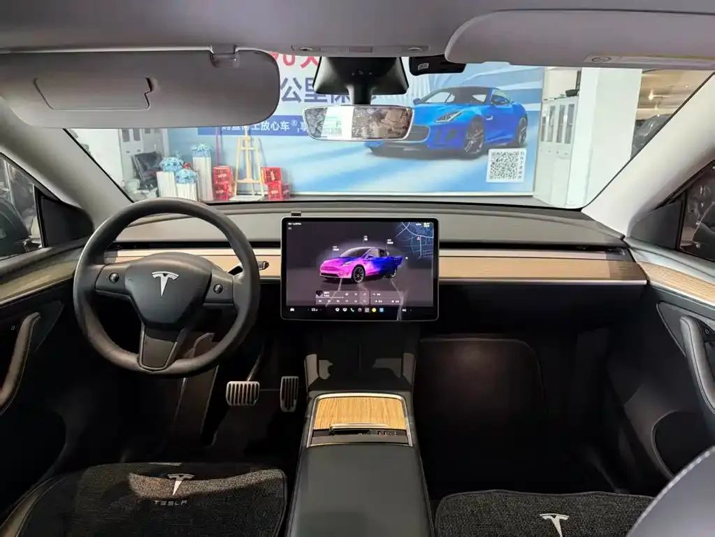 Tesla Model Y — фото 5