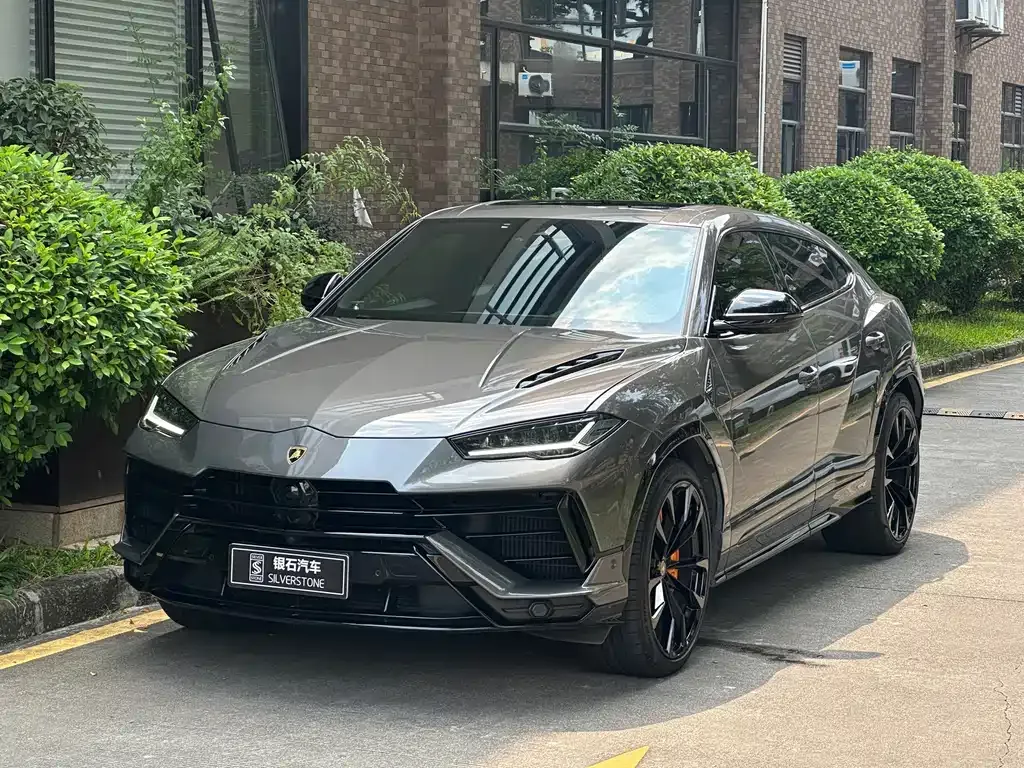 Lamborghini Urus — фото 1