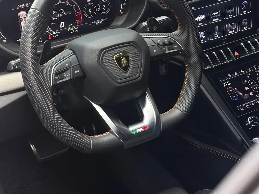 Lamborghini Urus — фото 2