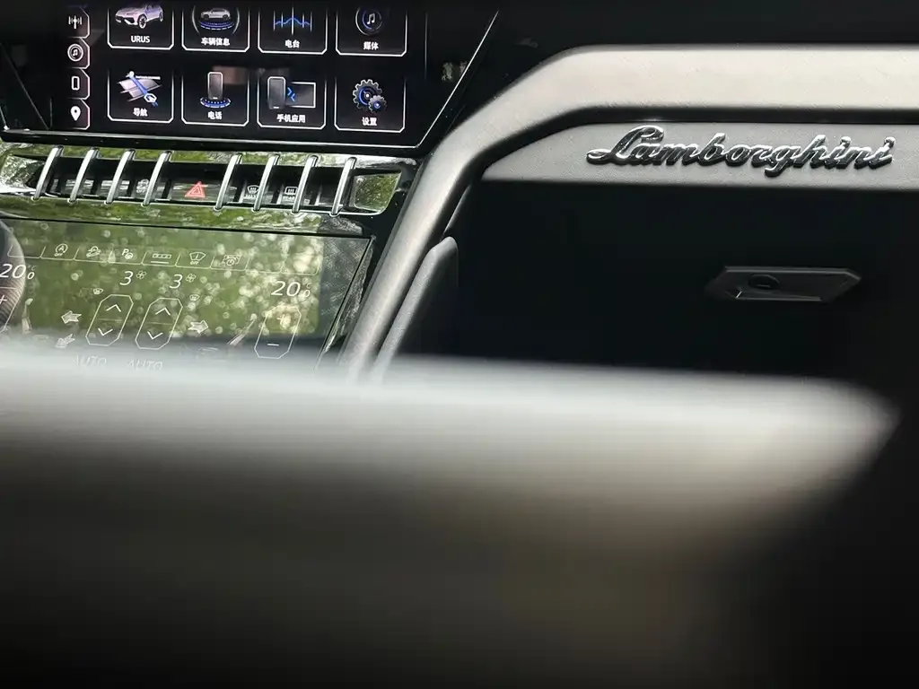 Lamborghini Urus — фото 4