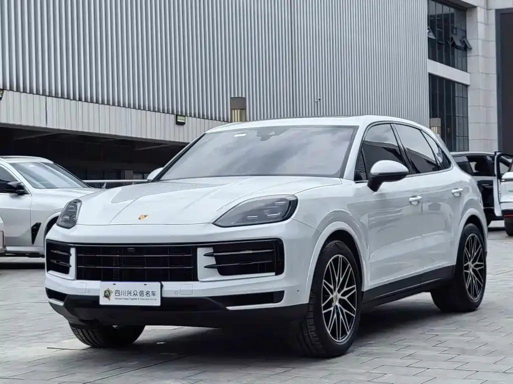 Porsche Cayenne — фото 1