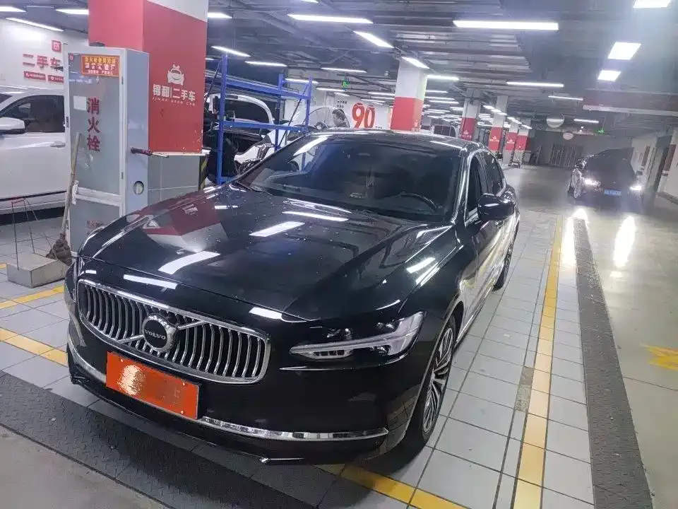 Volvo S90 — фото 1