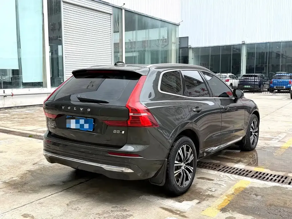 Volvo XC60 — фото 8