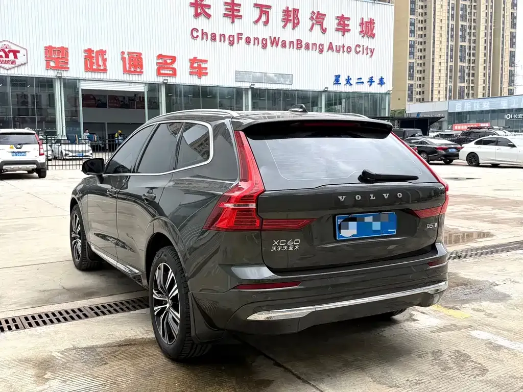 Volvo XC60 — фото 9